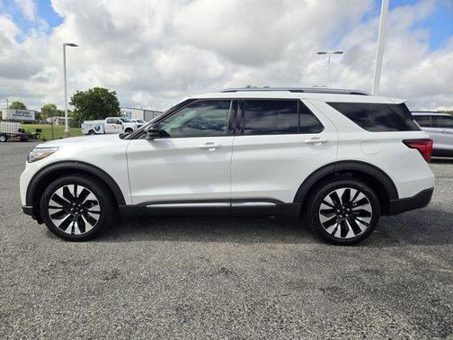 Star White 2026 Ford Explorer Platinum