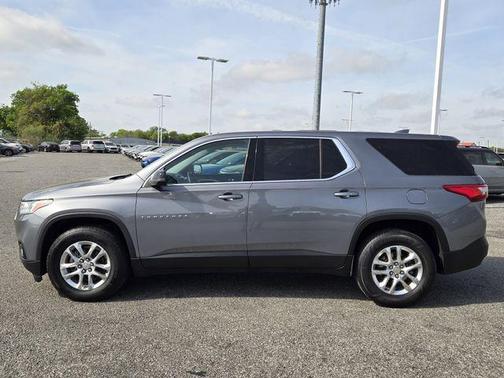 Satin Steel Metallic 2021 Chevrolet Traverse LS