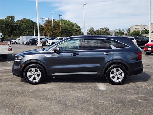 2022 Kia Sorento LX