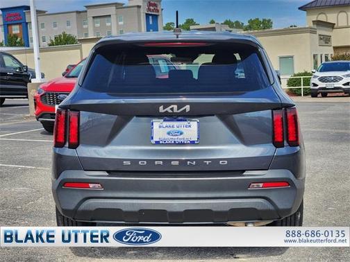 2022 Kia Sorento LX