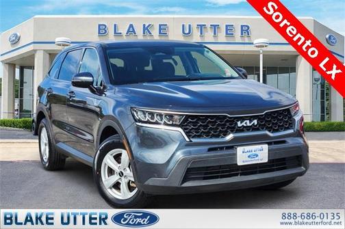 2022 Kia Sorento LX