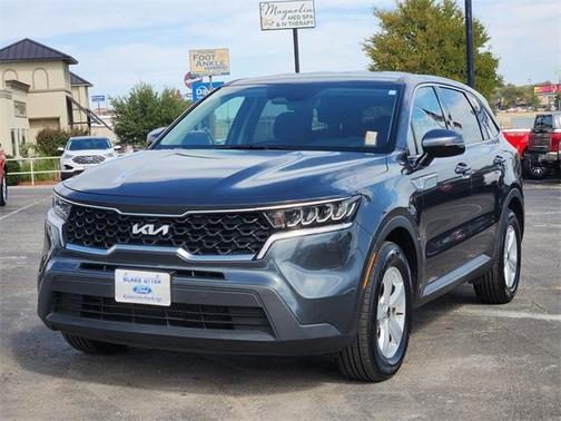 2022 Kia Sorento LX