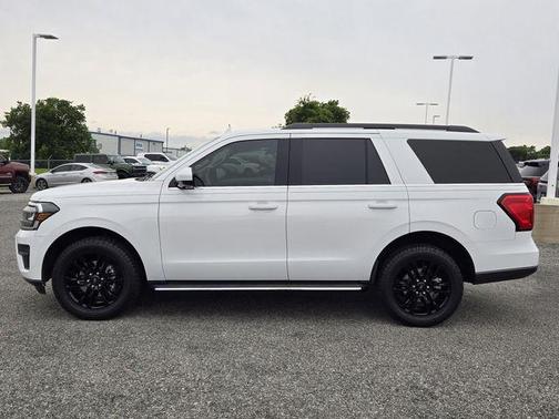 Oxford White 2022 Ford Expedition XLT