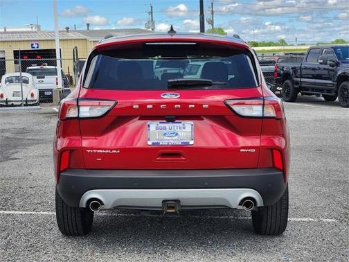 2022 Ford Escape Titanium