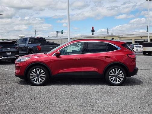 2022 Ford Escape Titanium