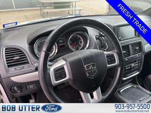 Bright White Clearcoat 2016 Dodge Grand Caravan R/T