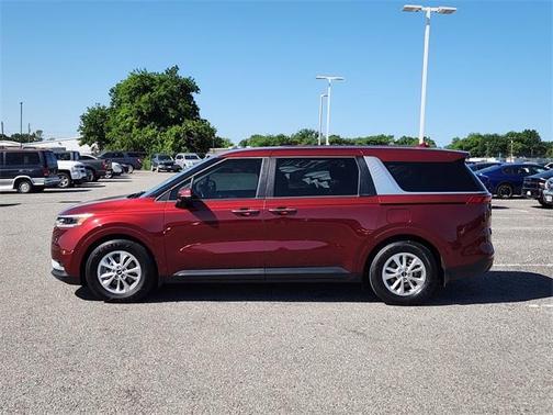 2023 Kia Carnival LX