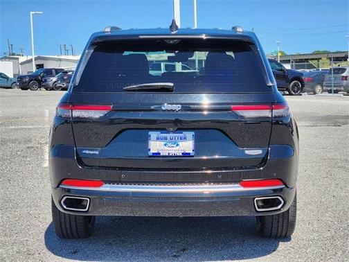 2022 Jeep Grand Cherokee Summit