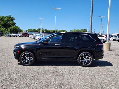 2022 Jeep Grand Cherokee Summit