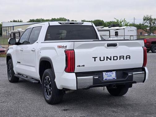 Ice 2023 Toyota Tundra SR5