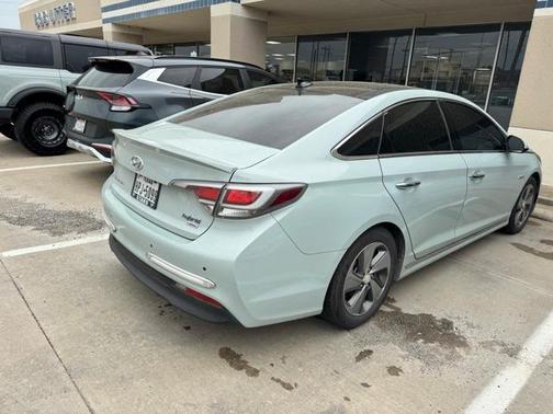 2016 Hyundai SONATA Hybrid Limited