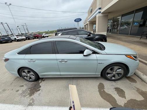 2016 Hyundai SONATA Hybrid Limited