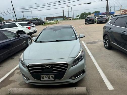 2016 Hyundai SONATA Hybrid Limited