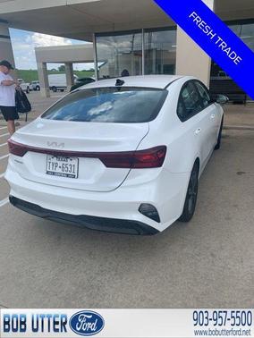 Snow White Pearl 2024 Kia Forte LXS
