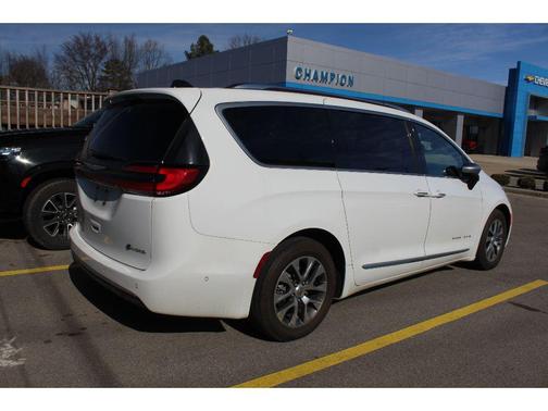 2023 Chrysler Pacifica L
