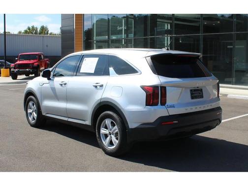 2022 Kia Sorento LX