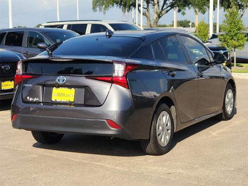 2020 Toyota Prius LE