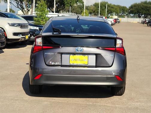 2020 Toyota Prius LE