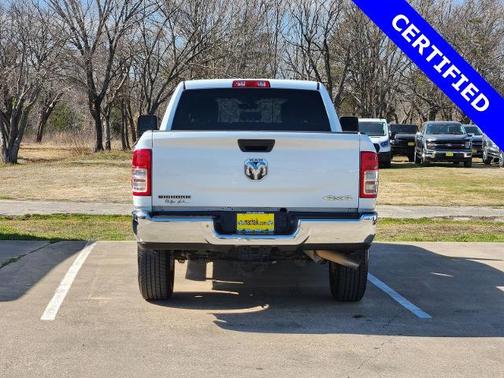Bright White Clearcoat 2024 RAM 2500 BIG HORN