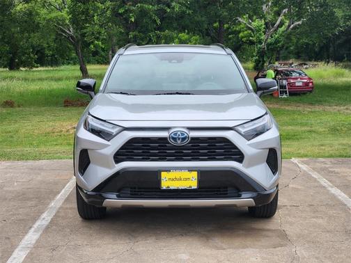 2022 Toyota RAV4 Hybrid SE