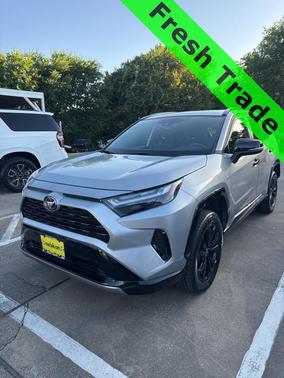 2022 Toyota RAV4 Hybrid SE