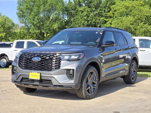 Carbonized Gray Metallic 2026 Ford Explorer ST-Line