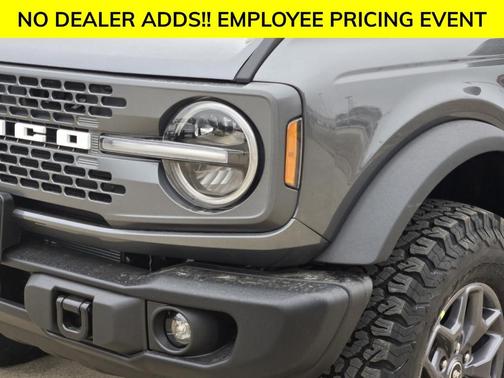 Carbonized Gray Metallic 2025 Ford Bronco Badlands