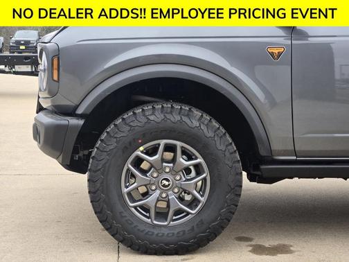Carbonized Gray Metallic 2025 Ford Bronco Badlands