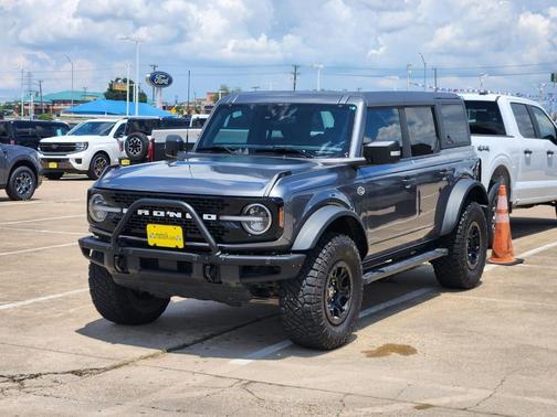 Gray Metallic 2024 Ford Bronco Wildtrak