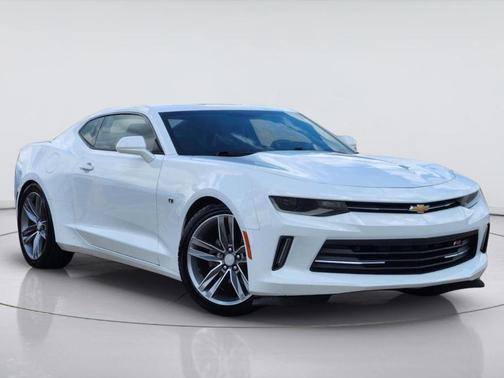 Summit White 2017 Chevrolet Camaro 2LT