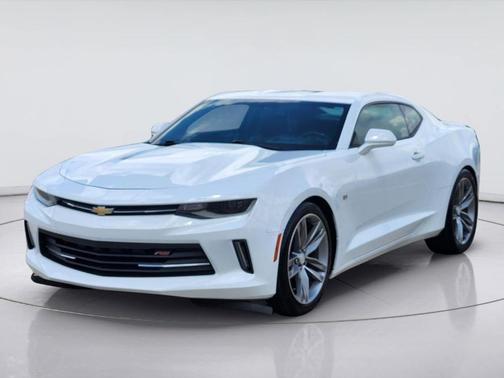 Summit White 2017 Chevrolet Camaro 2LT