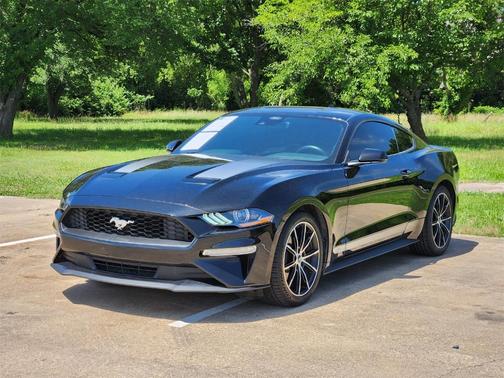 2022 Ford Mustang EcoBoost