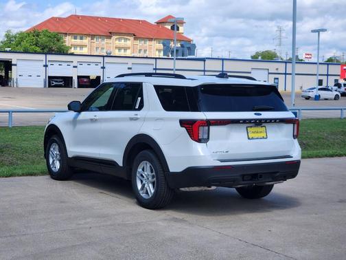 Star White 2026 Ford Explorer Active
