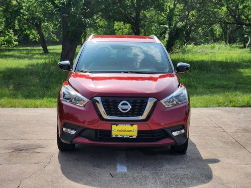 Cayenne Red 2019 Nissan Kicks SR
