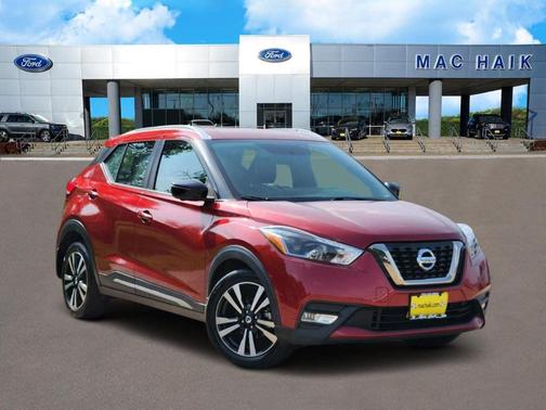 Cayenne Red 2019 Nissan Kicks SR