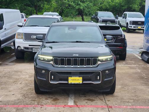 Diamond Black 2022 Jeep Grand Cherokee Overland