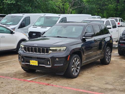 Diamond Black 2022 Jeep Grand Cherokee Overland