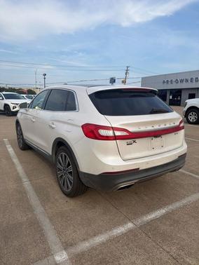 White Platinum 2017 Lincoln MKX Black Label