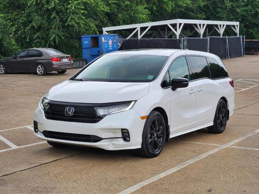 Platinum White Pearl 2024 Honda Odyssey Sport