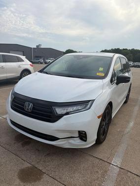 Platinum White Pearl 2024 Honda Odyssey Sport