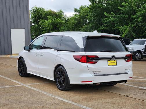 Platinum White Pearl 2024 Honda Odyssey Sport