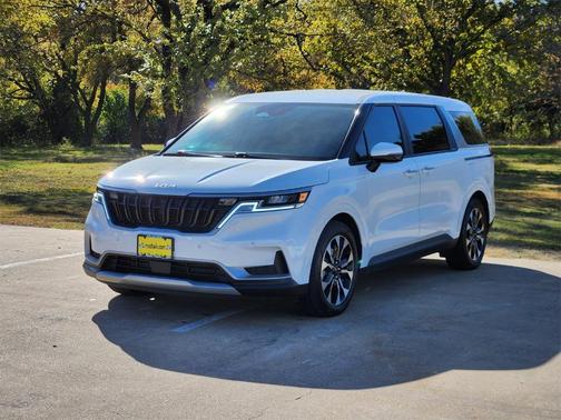 2024 Kia Carnival EX