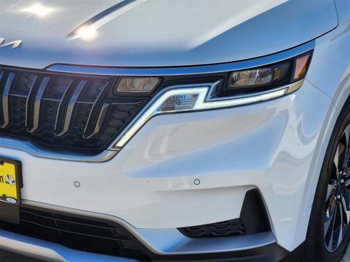 2024 Kia Carnival EX