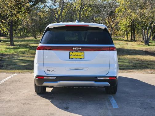 2024 Kia Carnival EX