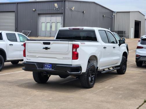 Summit White 2024 Chevrolet Silverado 1500 Custom Trail Boss