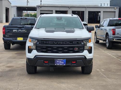 Summit White 2024 Chevrolet Silverado 1500 Custom Trail Boss