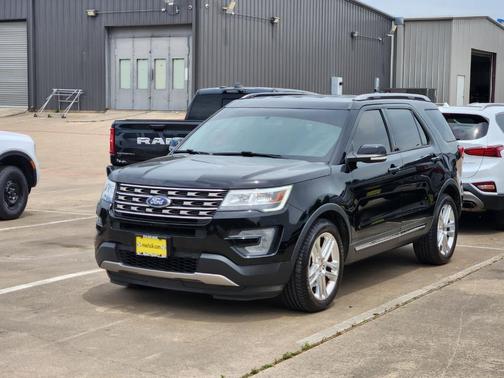 Shadow Black 2017 Ford Explorer XLT