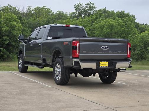 2025 Ford F-350 Lariat Super Duty