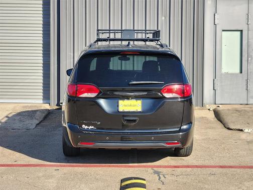 2020 Chrysler Pacifica Touring-L Plus