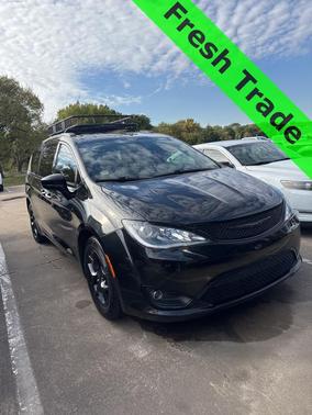 2020 Chrysler Pacifica Touring-L Plus